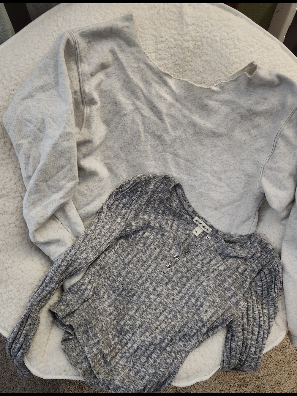 Derek Heart Gray Ribbed Henley Scoop Neck Sweater & Light Gray Sweatshirt